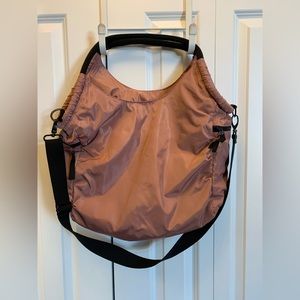 Indigo Chapters rose gym bag